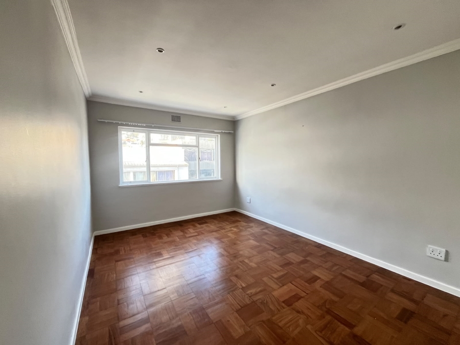2 Bedroom Property for Sale in Sea Point Western Cape